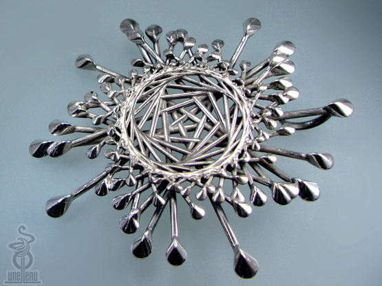 Image of Radiant Firework Pendant from Spinnoloids collection designed by unellenu